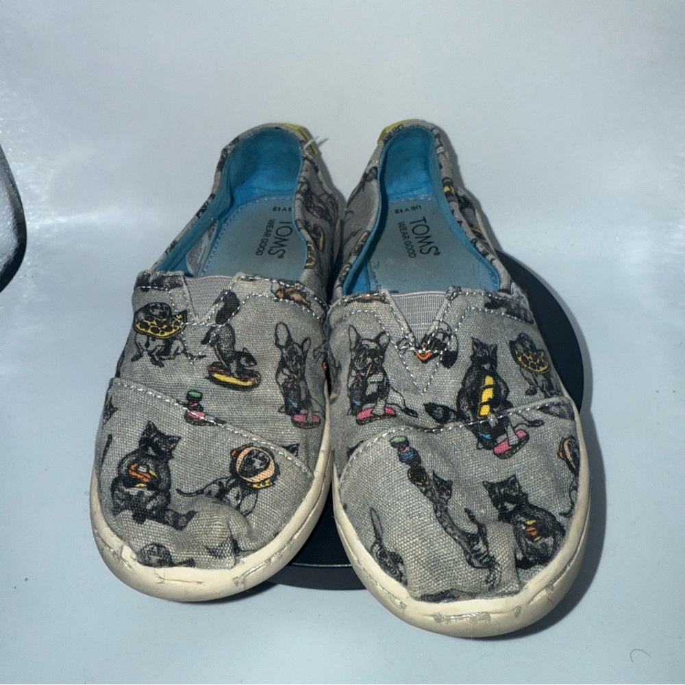 Tom’s gray slip ons pizza party animals dogs cats raccoons - size 12Y